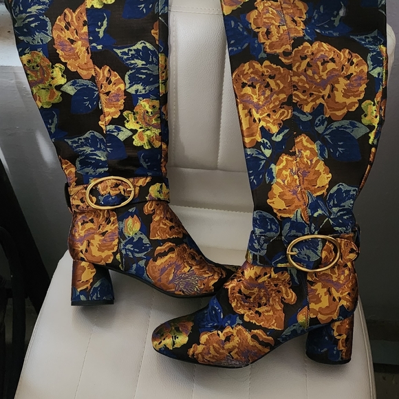 Boots - Picture 2 of 4